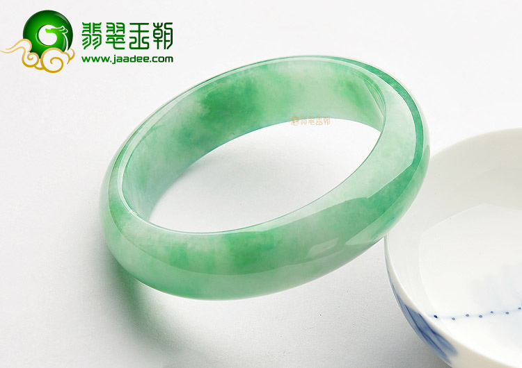 糯冰种翠色手镯(59mm)