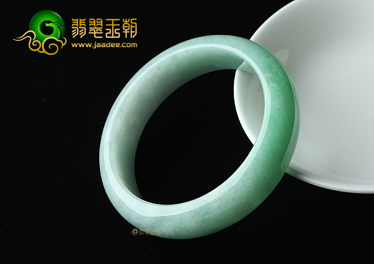 (超值推荐)糯冰种晴水豆色手镯（60.5mm）