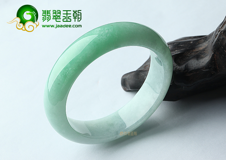 (超值推荐)糯冰种晴水豆色手镯（60.5mm）
