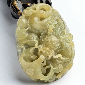 (超值推荐)糯冰种淡黄翡龙牌挂件