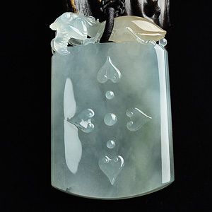 (超值推荐)冰种晴水略带黄翡螳螂挂件