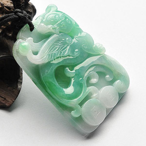 糯冰种翠色仿古龙凤牌挂件