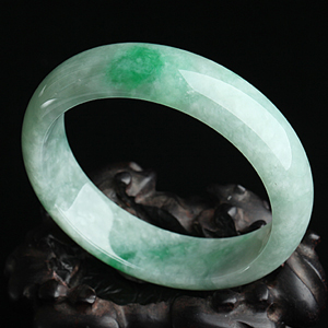 糯冰种飘翠手镯（57.5mm）