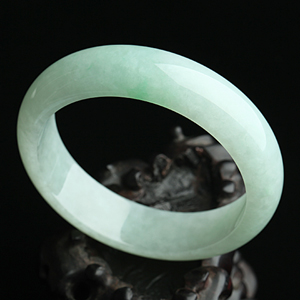 (超值推荐)糯冰种飘翠手镯（59.1mm）