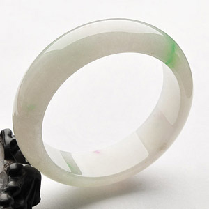(超值推荐)糯冰种飘翠手镯(56mm)