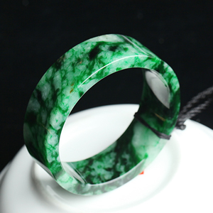 糯冰种癣加绿平安环挂件