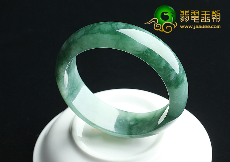 (超值推荐)糯冰种瓜皮绿手镯（57mm）