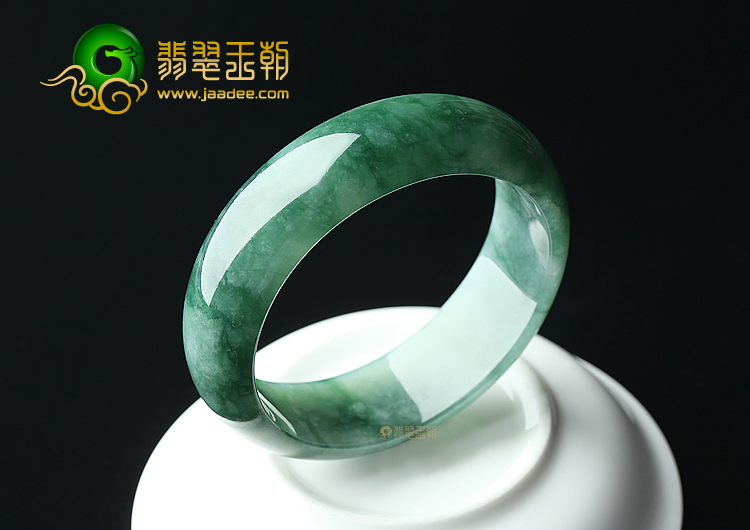 (超值推荐)糯冰种瓜皮绿手镯（57mm）