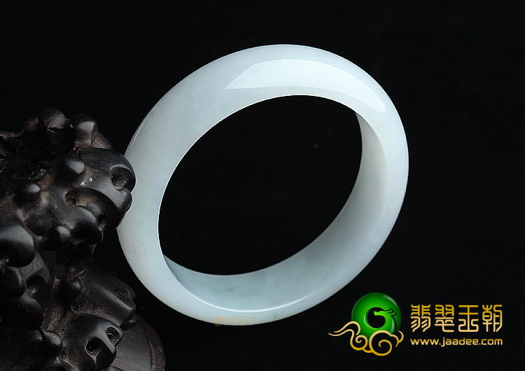 (超值推荐)糯冰种晴水略飘花手镯（57.4mm）