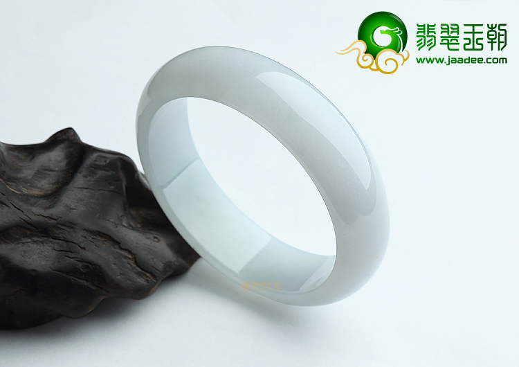 (超值推荐)糯冰种晴水略飘花手镯（57.4mm）