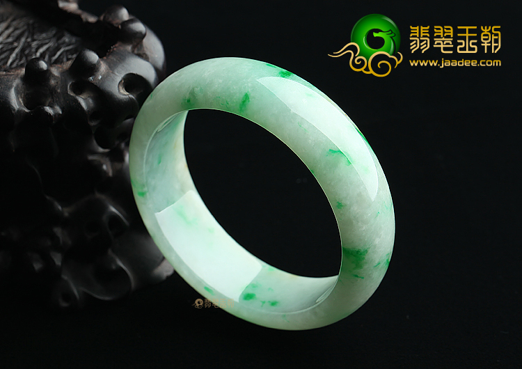 (超值推荐)糯冰种飘绿花手镯（55.3mm）