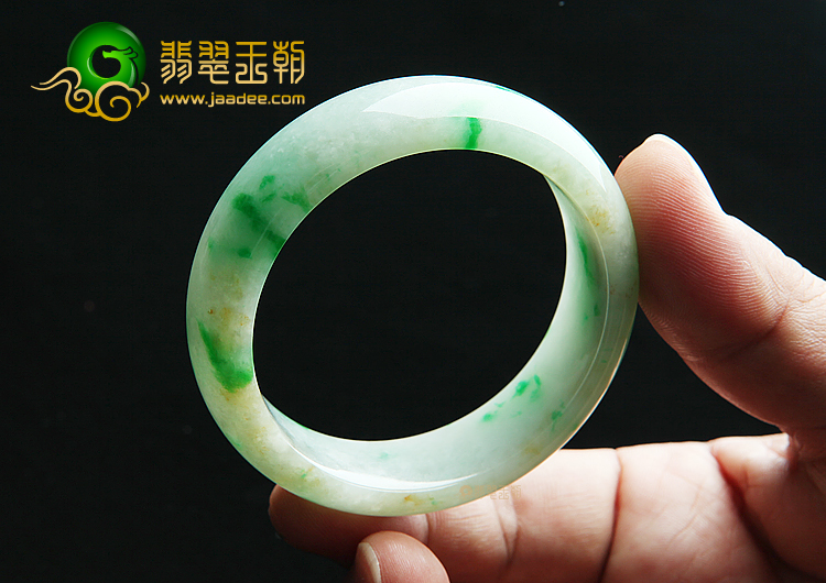 (超值推荐)糯冰种飘绿花手镯（55.3mm）