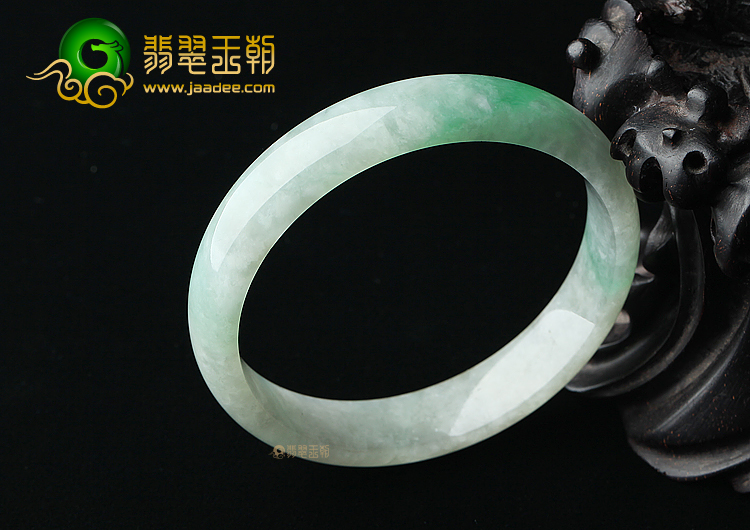 (超值推荐)糯冰种飘翠手镯（57.5mm）