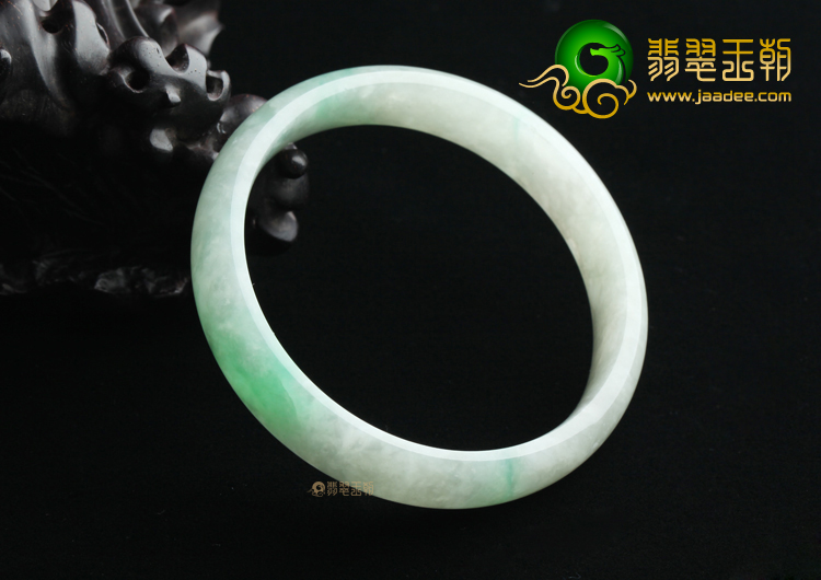 (超值推荐)糯冰种飘翠手镯（57.5mm）