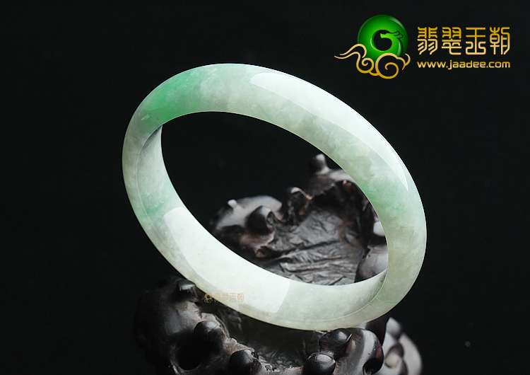 (超值推荐)糯冰种飘翠手镯（57.5mm）