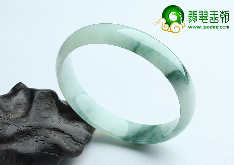 (超值推荐)糯冰种晴水飘花手镯（63mm）