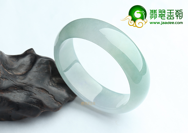 冰种晴水略飘花手镯（58.9mm）