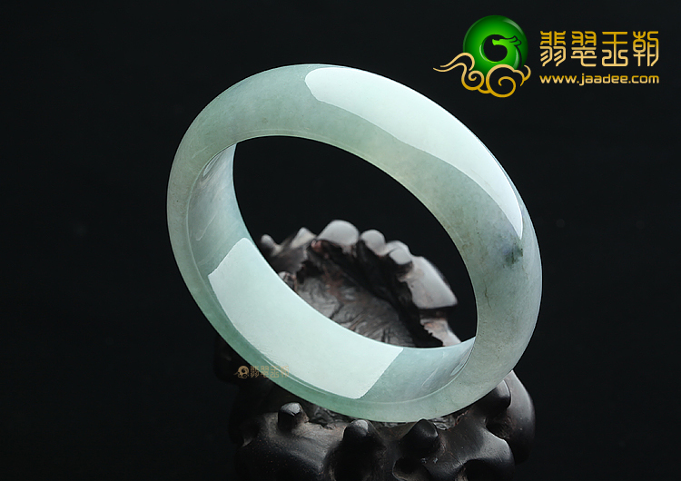 冰种晴水略飘花手镯（58.9mm）