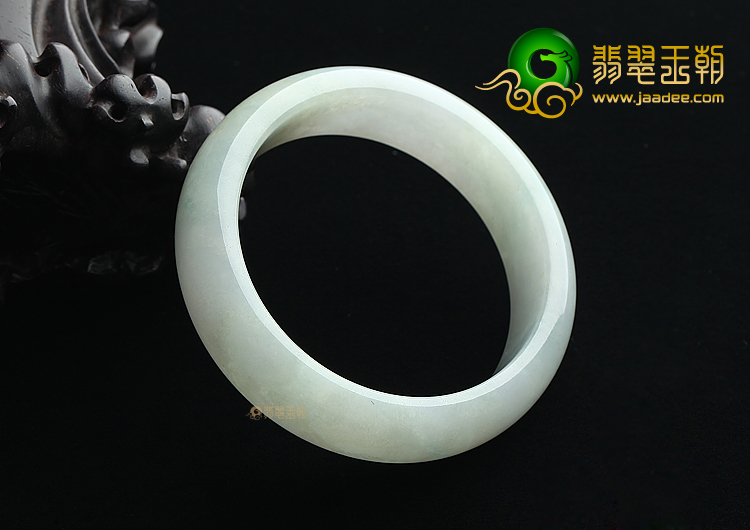 糯冰种晴水略飘花手镯（58.3mm）