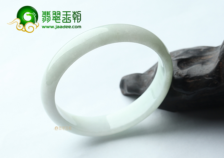 细糯种白色手镯（57.3mm）