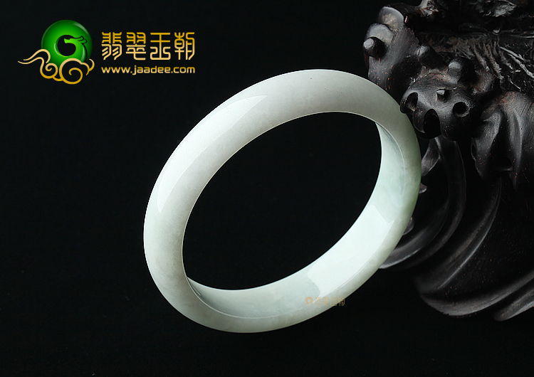 细糯种白色略飘花手镯（55.8mm）