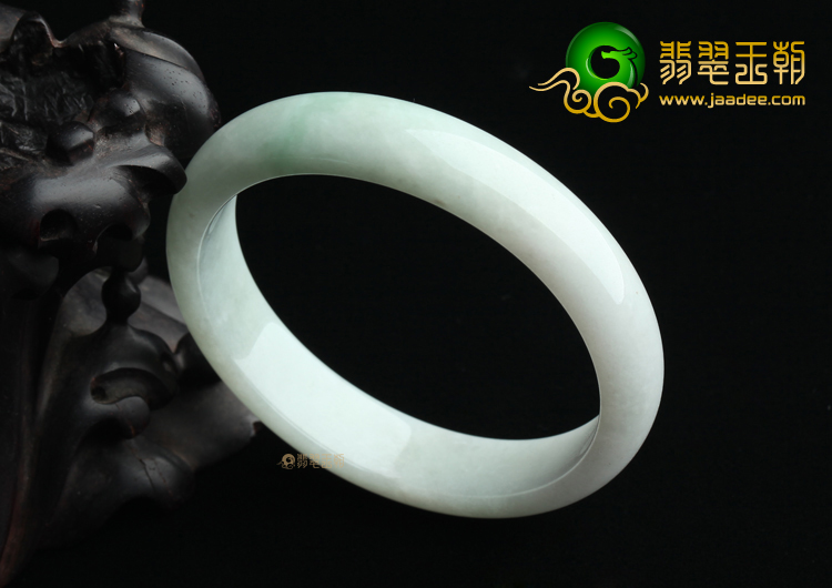 细糯种白色略飘花手镯（55.8mm）