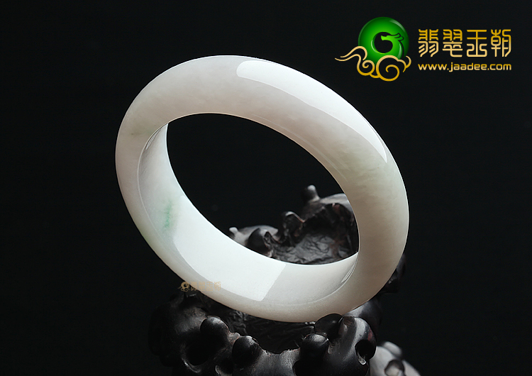 (超值推荐)糯冰种略飘翠手镯（56.3mm）