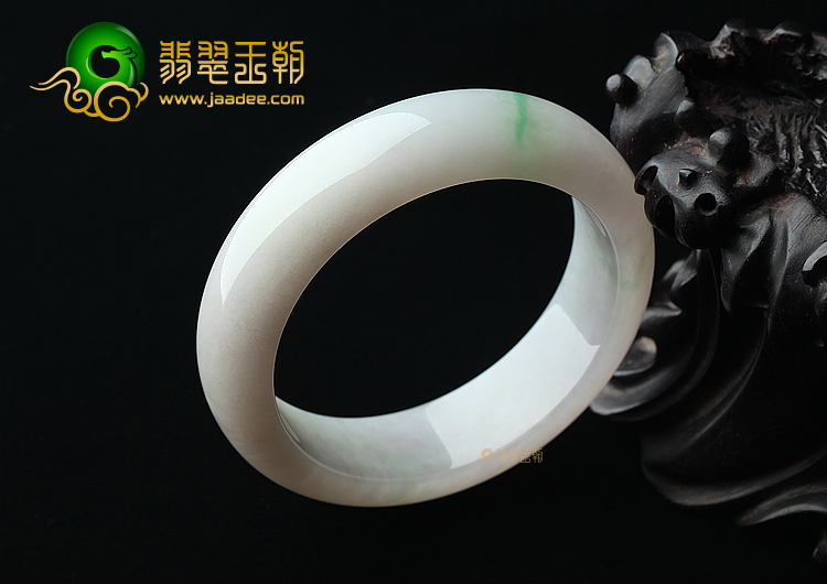 (超值推荐)糯冰种略飘翠手镯（56.3mm）