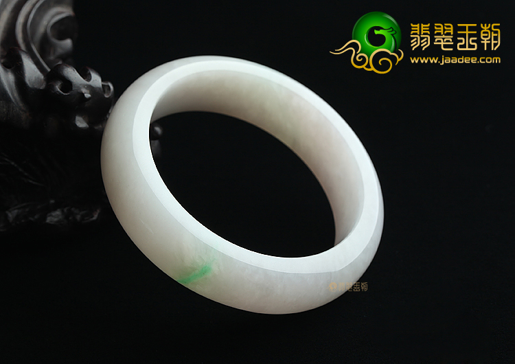 (超值推荐)糯冰种略飘翠手镯（56.3mm）
