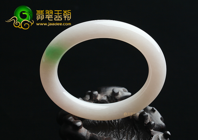 (超值推荐)糯冰种飘翠圆条手镯（57.8mm）
