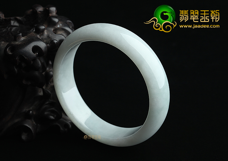 (超值推荐)糯冰种淡晴水手镯(58mm)