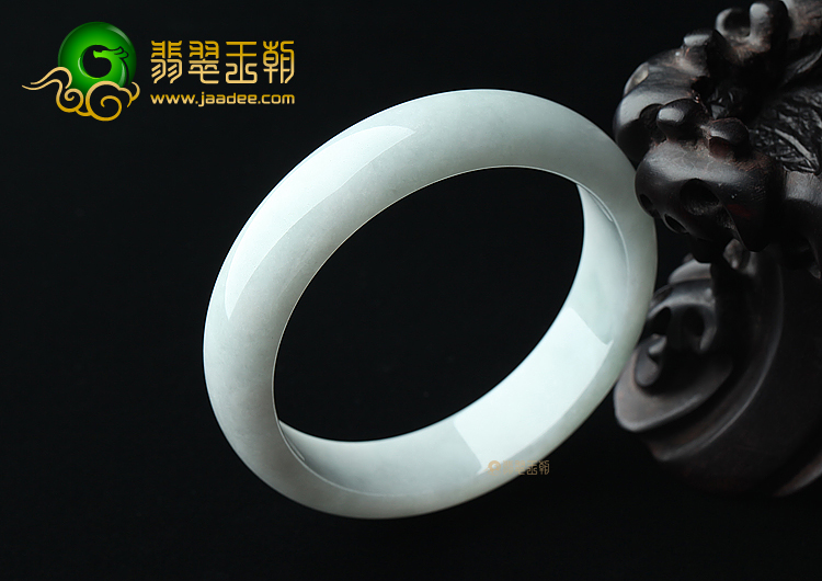 (超值推荐)糯冰种淡晴水手镯(58mm)