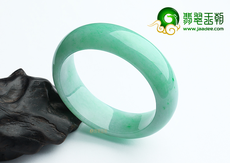 糯冰种翠色飘绿花手镯（56.8mm）