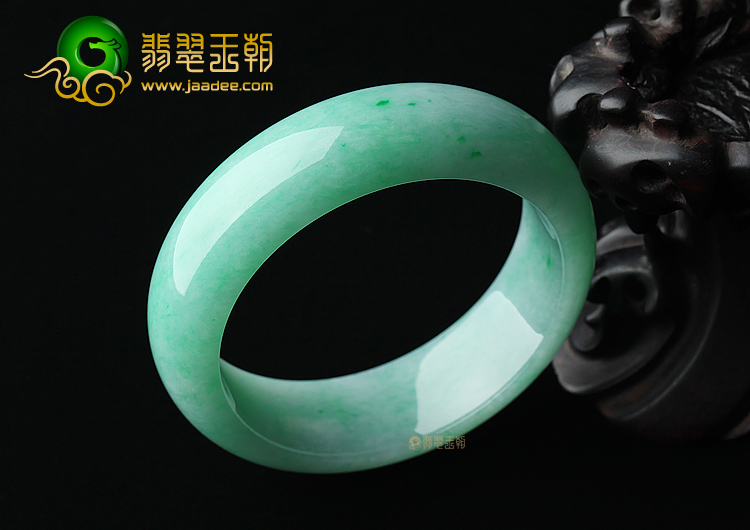 糯冰种翠色飘绿花手镯（56.8mm）