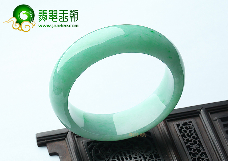 糯冰种翠色飘绿花手镯（56.8mm）