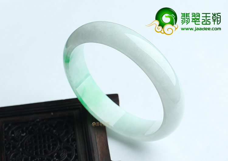 (超值推荐)糯冰种飘翠手镯（57.2mm）