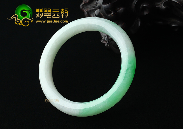 (超值推荐)糯冰种飘翠圆条手镯（54mm）