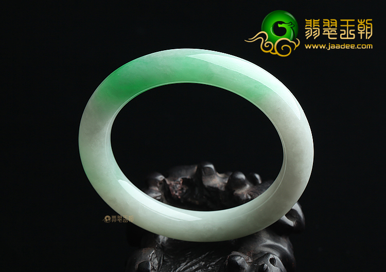 (超值推荐)糯冰种飘翠圆条手镯（54mm）