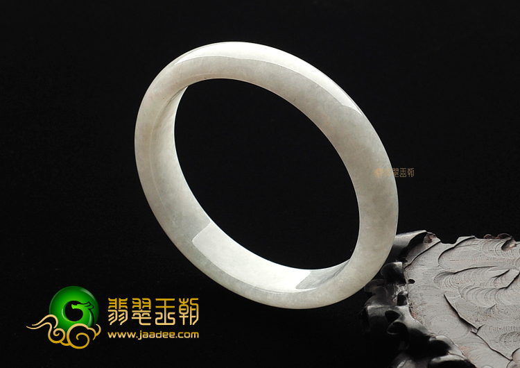 糯冰种淡晴水手镯(54.7mm)
