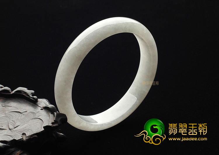 糯冰种淡晴水手镯(54.7mm)