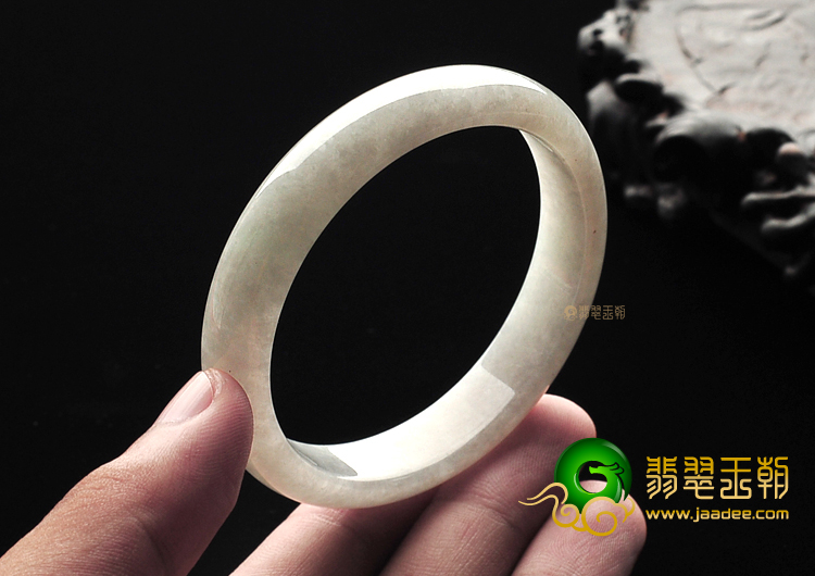 糯冰种淡晴水手镯(54.7mm)