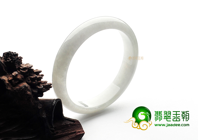 糯冰种淡晴水手镯(54.7mm)