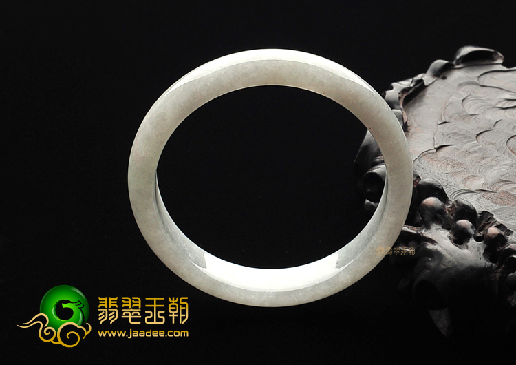 糯冰种淡晴水手镯(54.7mm)