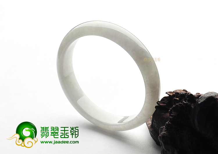 糯冰种淡晴水手镯(54.7mm)