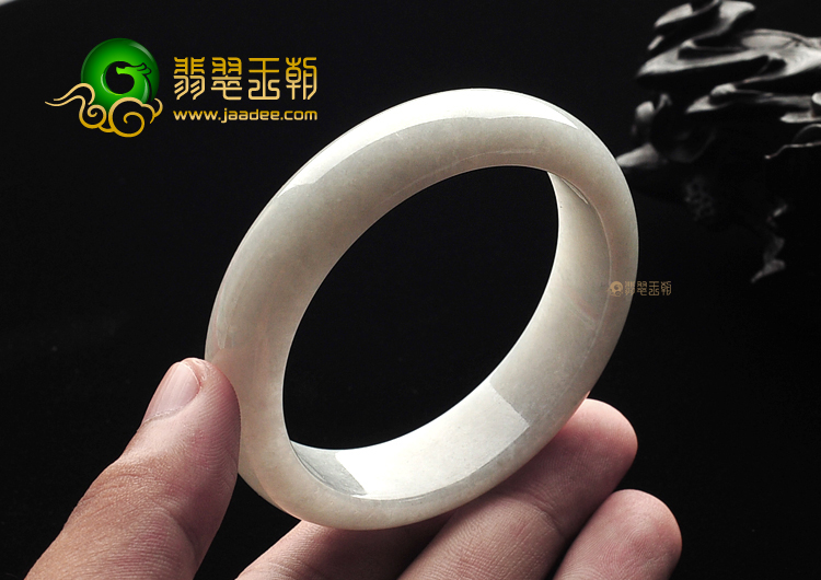 糯冰种淡晴水手镯(55.9mm)