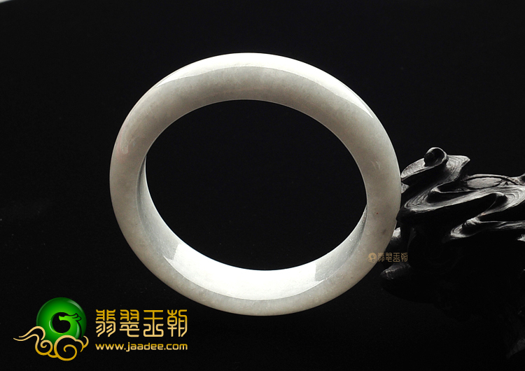 糯冰种淡晴水手镯(55.9mm)