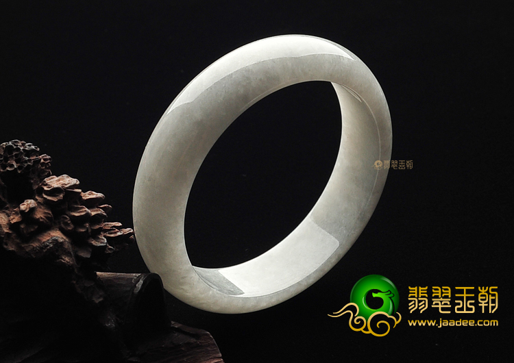 糯冰种淡晴水手镯(54.7mm)