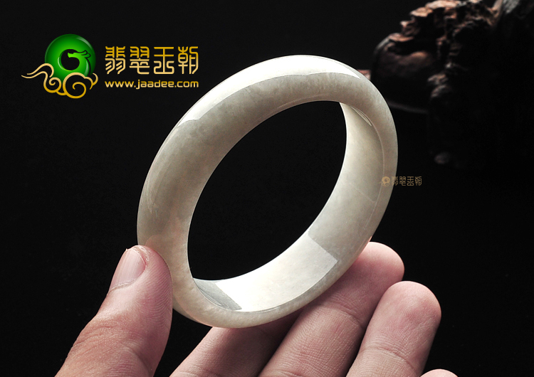 糯冰种淡晴水手镯(54.7mm)
