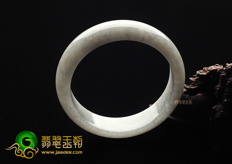 糯冰种淡晴水手镯(54.7mm)