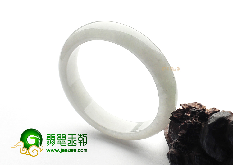 糯冰种淡晴水手镯(54.6mm)